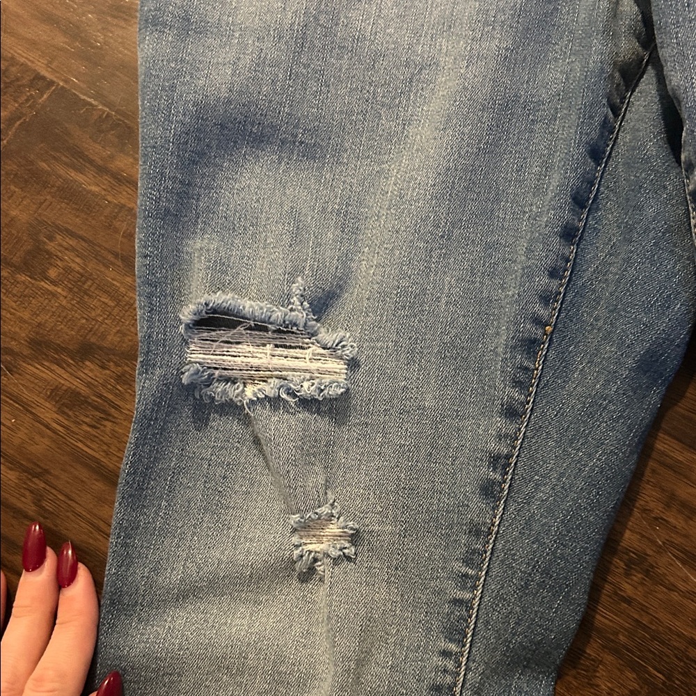 Universal Thread Medium Blue Ripped Skinny Jeans - Picture 3 of 6